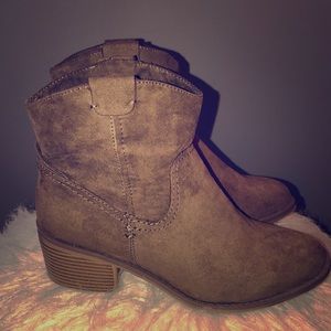 Brown/gray ankle boots